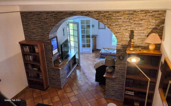 MAISON FAMILIALE DE CARACTÈRE  – 7 PIÈCES – JARDIN – DÉPENDANCES – PROCHE PARIS : Argenteuil, Quartier Haut-coteaux