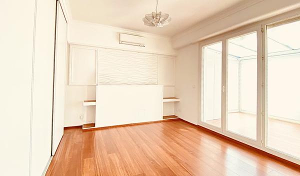 Nice Baumettes –  Dernier Étage - 2P, terrasses, aperçu mer