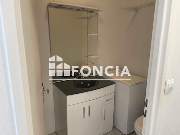 Location Studio meublé 33.81 m² - 30 AVENUE DE BOURGES Gien 45500
