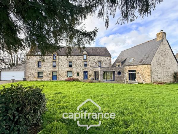 Maison en pierre rénovée – 300 m² habitables – 10 pièces – Terrain 2 800 m² – Réguiny – Garage – Vie de plain-pied