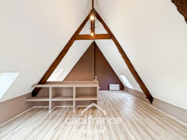 Maison en pierre rénovée – 300 m² habitables – 10 pièces – Terrain 2 800 m² – Réguiny – Garage – Vie de plain-pied