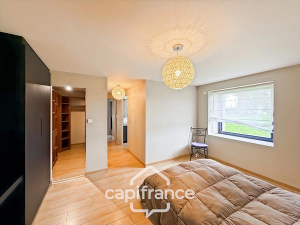 Maison en pierre rénovée – 300 m² habitables – 10 pièces – Terrain 2 800 m² – Réguiny – Garage – Vie de plain-pied