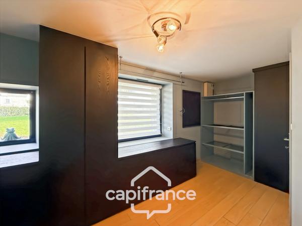 Maison en pierre rénovée – 300 m² habitables – 10 pièces – Terrain 2 800 m² – Réguiny – Garage – Vie de plain-pied