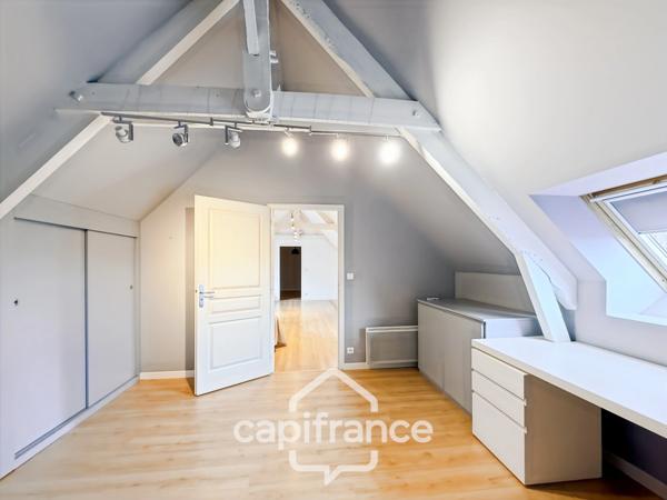 Maison en pierre rénovée – 300 m² habitables – 10 pièces – Terrain 2 800 m² – Réguiny – Garage – Vie de plain-pied