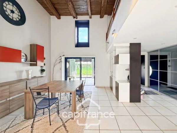 Maison en pierre rénovée – 300 m² habitables – 10 pièces – Terrain 2 800 m² – Réguiny – Garage – Vie de plain-pied