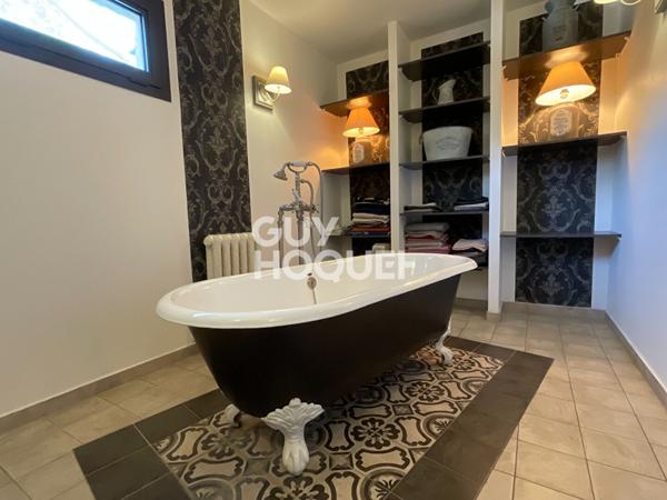 Ensemble immobilier avec villa principale de 192m² piscine sur parcelle de 2000 m² Althen des Paluds