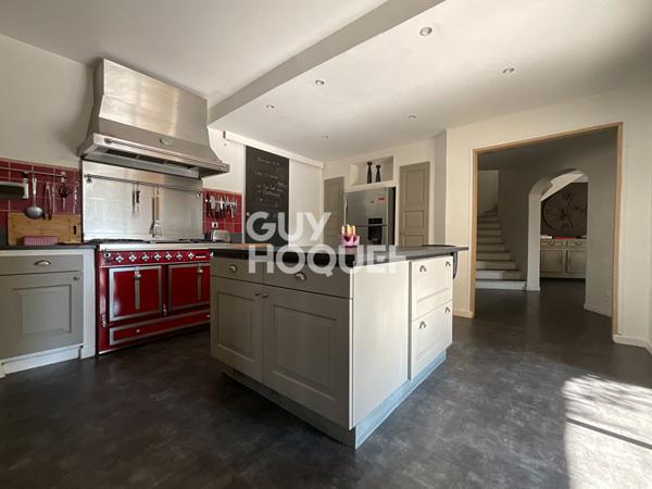 Ensemble immobilier avec villa principale de 192m² piscine sur parcelle de 2000 m² Althen des Paluds