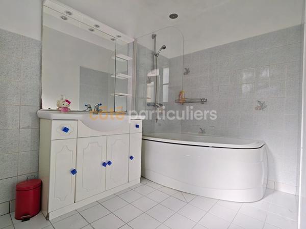 Vente
                Maison88 m² - 4 Pièces -
                    JOUE LES TOURS (37300)