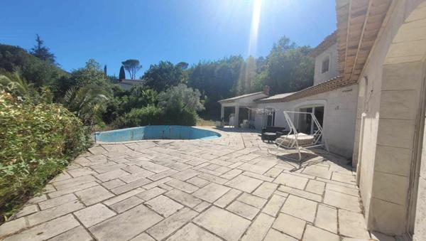 Maison à vendre    6 pièces •  Les Adrets-de-l'Estérel