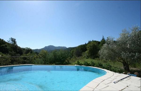 Maison à vendre    6 pièces •  Les Adrets-de-l'Estérel