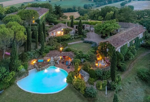Un coin de paradis avec des vues panoramiques proche de Cordes-sur-Ciel