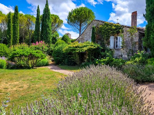 Un coin de paradis avec des vues panoramiques proche de Cordes-sur-Ciel