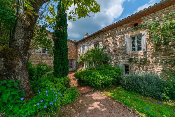 Un coin de paradis avec des vues panoramiques proche de Cordes-sur-Ciel