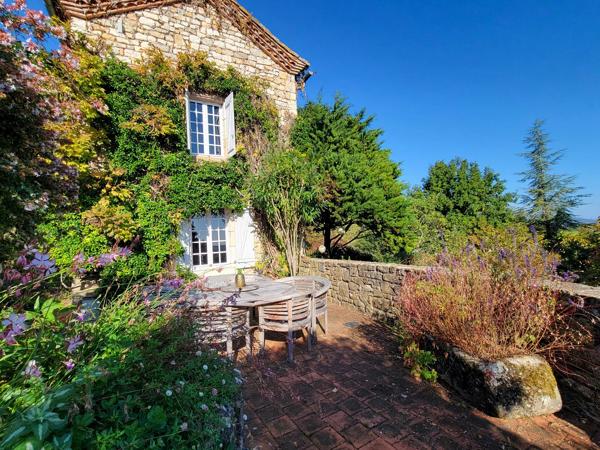 Un coin de paradis avec des vues panoramiques proche de Cordes-sur-Ciel