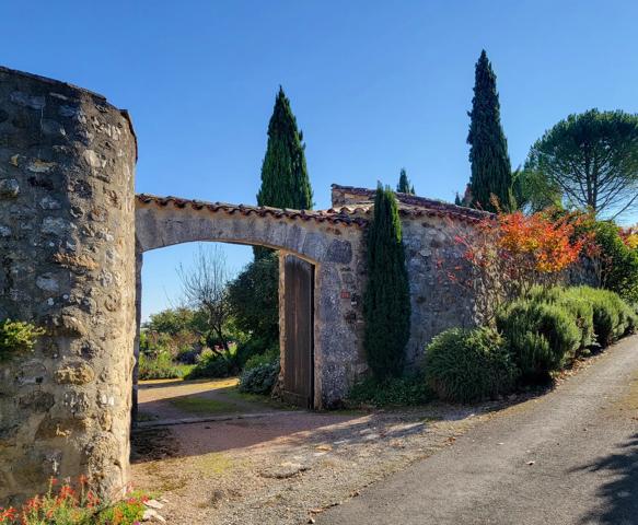Un coin de paradis avec des vues panoramiques proche de Cordes-sur-Ciel