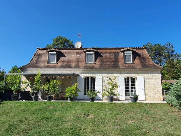 Charmante maison avec piscine intérieure