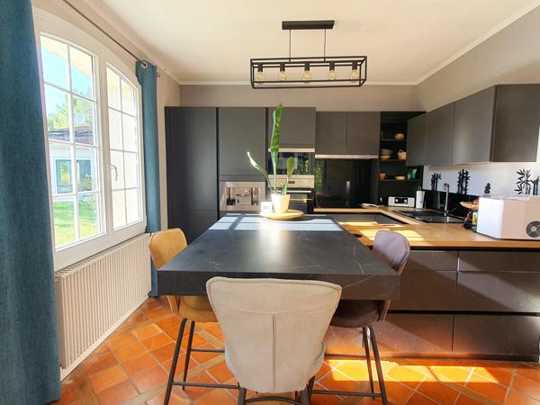 Charmante maison avec piscine intérieure