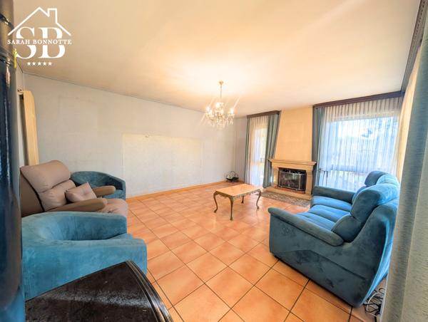 Hégenheim (68220) Ajoutez votre touche dans cette charmante maison et profitez de son bel extérieur.