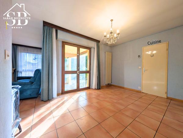 Hégenheim (68220) Ajoutez votre touche dans cette charmante maison et profitez de son bel extérieur.