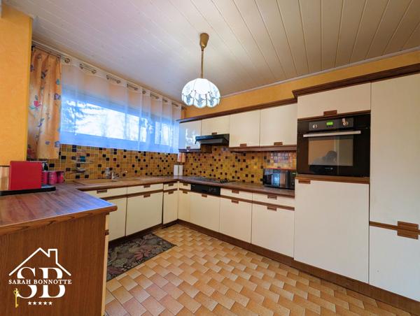 Hégenheim (68220) Ajoutez votre touche dans cette charmante maison et profitez de son bel extérieur.