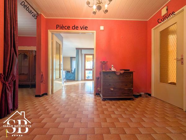 Hégenheim (68220) Ajoutez votre touche dans cette charmante maison et profitez de son bel extérieur.