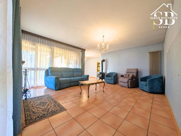 Hégenheim (68220) Ajoutez votre touche dans cette charmante maison et profitez de son bel extérieur.