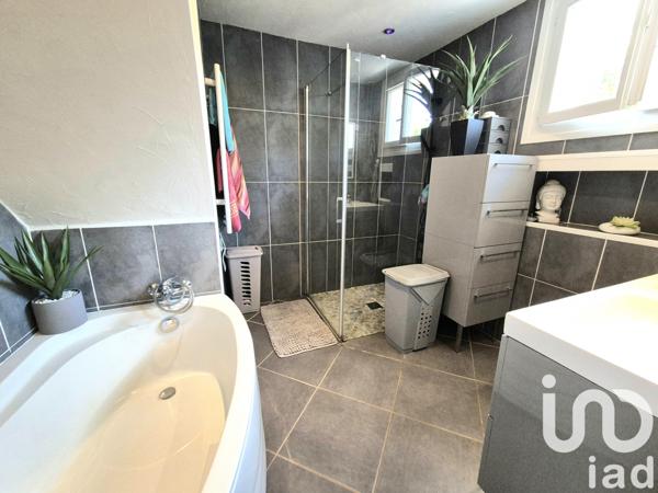 Maison à vendre 5 pièces 202 m² Solliès-Pont