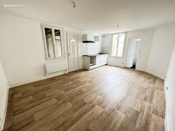 Appartement Vatan 2 pièces rdc droit