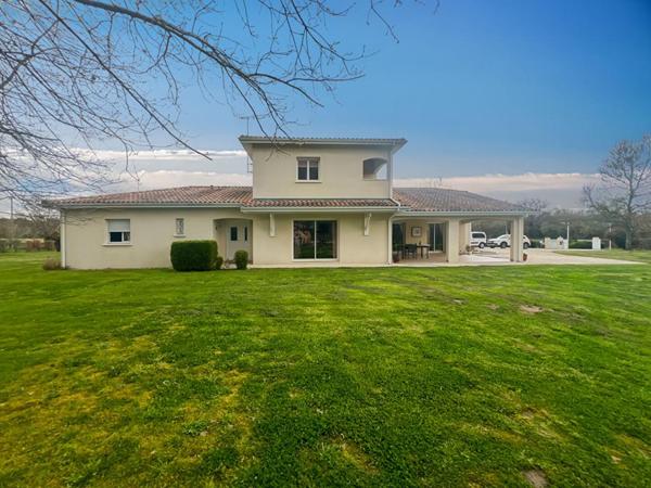 Maison 221m2 - 5 chambres - double garage - jardin