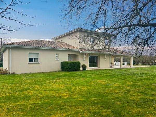 Maison 221m2 - 5 chambres - double garage - jardin