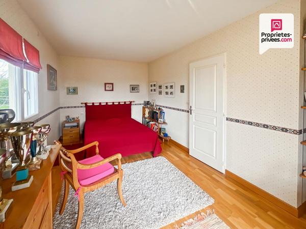 Maison 221m2 - 5 chambres - double garage - jardin