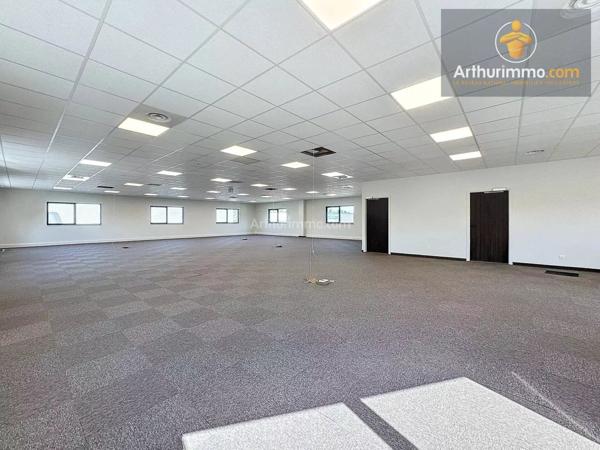 Location Bureau 1 pièces 150 m2 à Bourgoin-Jallieu