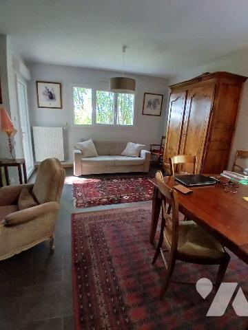 Maison d'habitation sur  beau parc clos et arboré