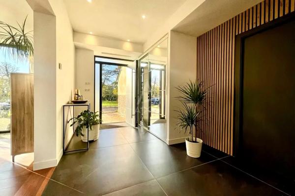 Maison familiale d'exception T10 de 414,18 m² surface au sol / 332 m2 habitables Terrain 4 192 m² belles prestations-Bréal sous Monfort