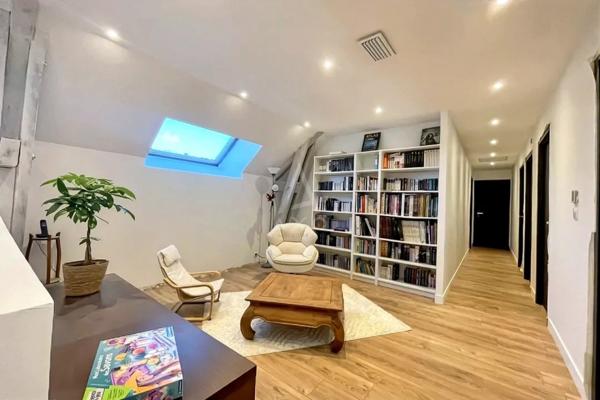 Maison familiale d'exception T10 de 414,18 m² surface au sol / 332 m2 habitables Terrain 4 192 m² belles prestations-Bréal sous Monfort