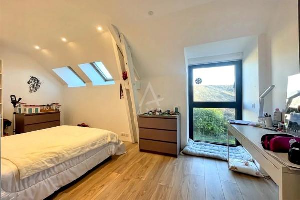 Maison familiale d'exception T10 de 414,18 m² surface au sol / 332 m2 habitables Terrain 4 192 m² belles prestations-Bréal sous Monfort