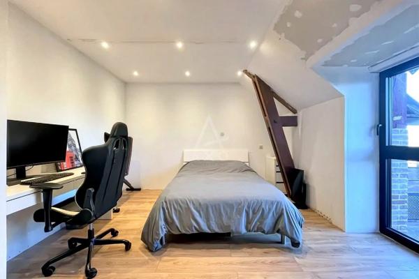 Maison familiale d'exception T10 de 414,18 m² surface au sol / 332 m2 habitables Terrain 4 192 m² belles prestations-Bréal sous Monfort