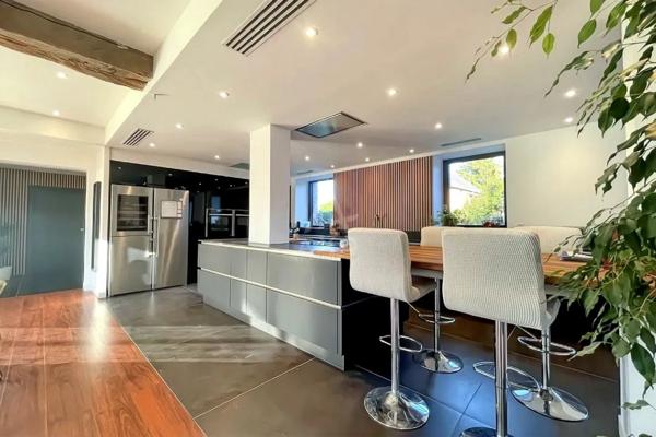 Maison familiale d'exception T10 de 414,18 m² surface au sol / 332 m2 habitables Terrain 4 192 m² belles prestations-Bréal sous Monfort