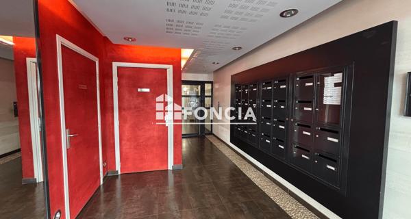 Location Appartement 4 pièces 102.12 m² - Courbevoie 92400