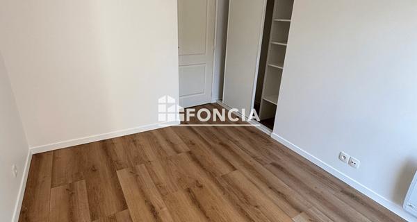 Location Appartement 4 pièces 102.12 m² - Courbevoie 92400