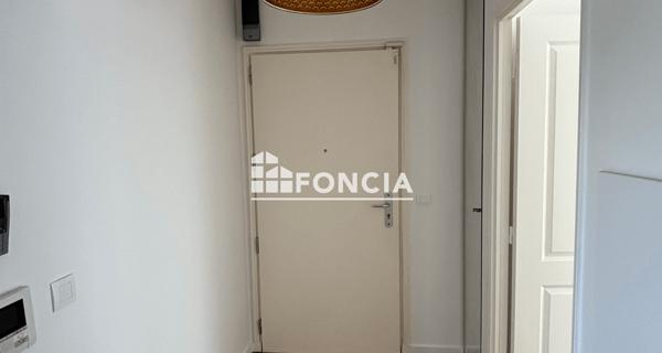 Location Appartement 4 pièces 102.12 m² - Courbevoie 92400
