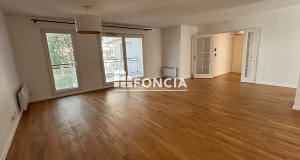 Location Appartement 4 pièces 102.12 m² - Courbevoie 92400