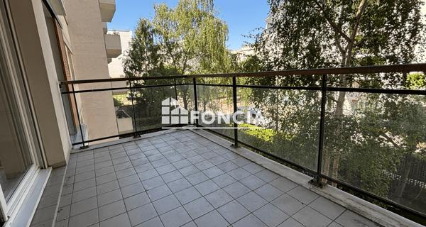 Location Appartement 4 pièces 102.12 m² - Courbevoie 92400