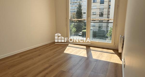 Location Appartement 4 pièces 102.12 m² - Courbevoie 92400