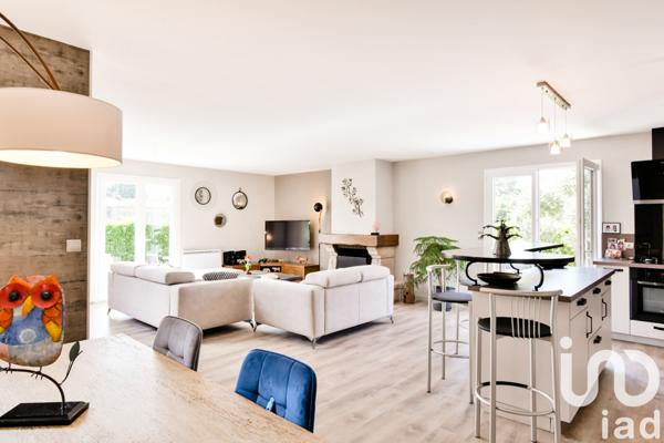 House for sale 5 rooms 122 m² Mauzé-sur-le-Mignon