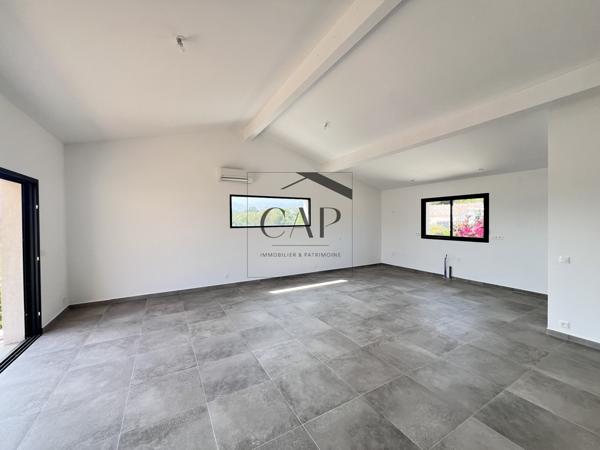 Lecci (20137) Villa individuelle T4 neuve de 110 m² avec piscine, jardin, garage et vue dégagée– Sainte-Lucie de Porto-Vecch