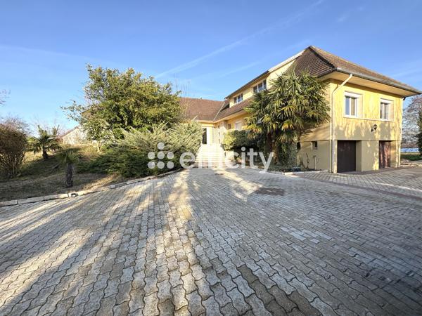 Maison 8 pièces - 320 m²