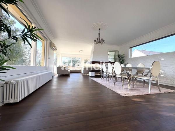 Maison 8 pièces - 320 m²