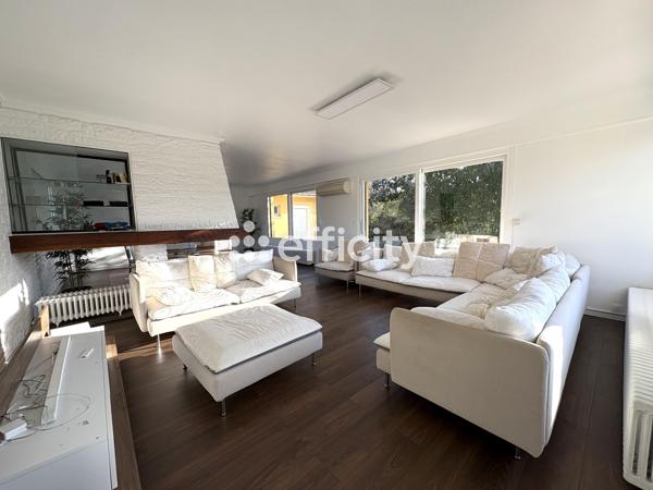 Maison 8 pièces - 320 m²