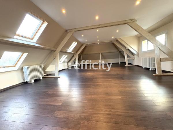 Maison 8 pièces - 320 m²